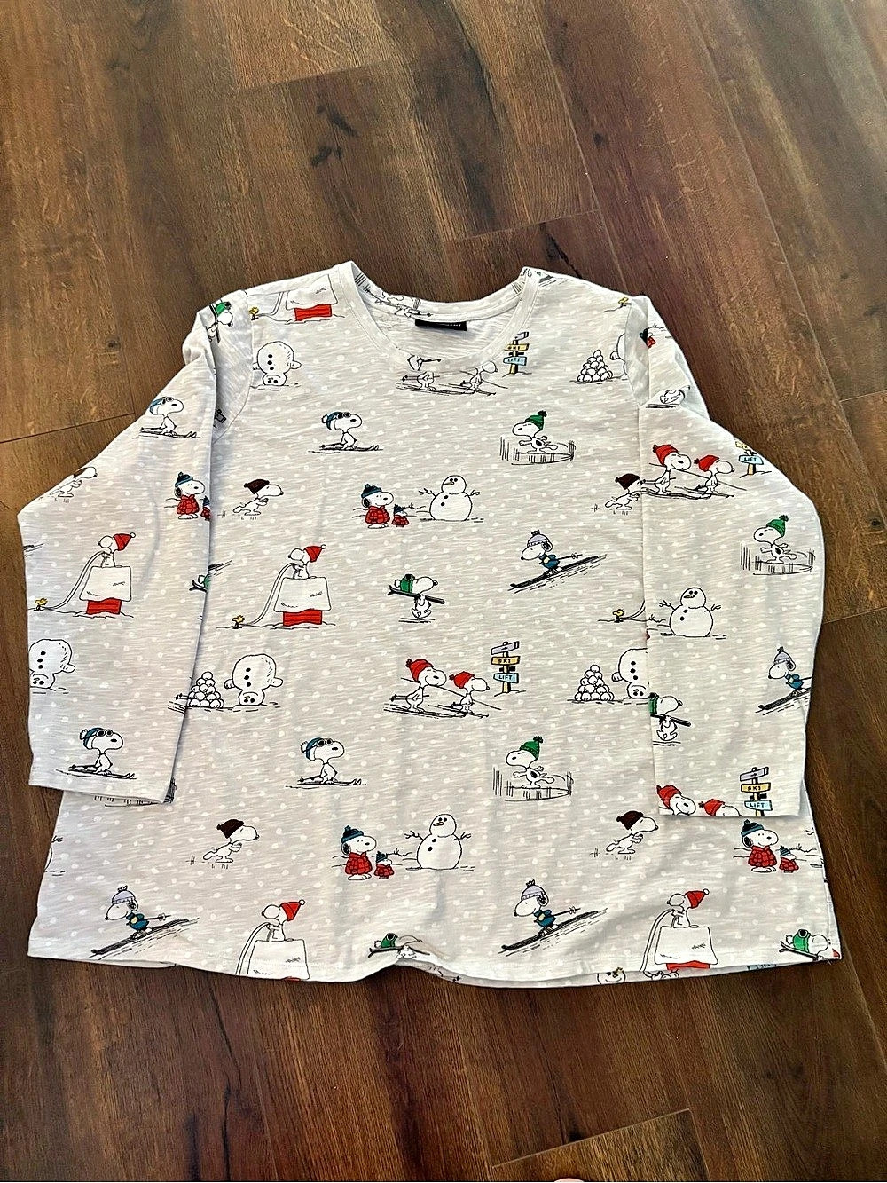 Lane Bryant Snoopy Winter Ski
Heather Gray Graphic Tee - Plus 26/28